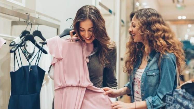 Buying Wholesale Clothing: What You Need to Know in 2022